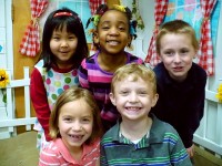5 smiling kindergarteners
